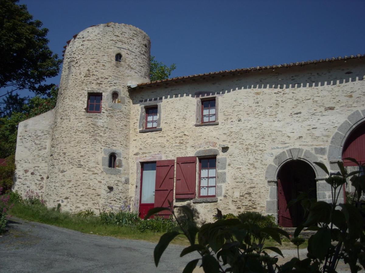 La Tour Des Laudes Bed & Breakfast Breuil-Barret Exterior foto