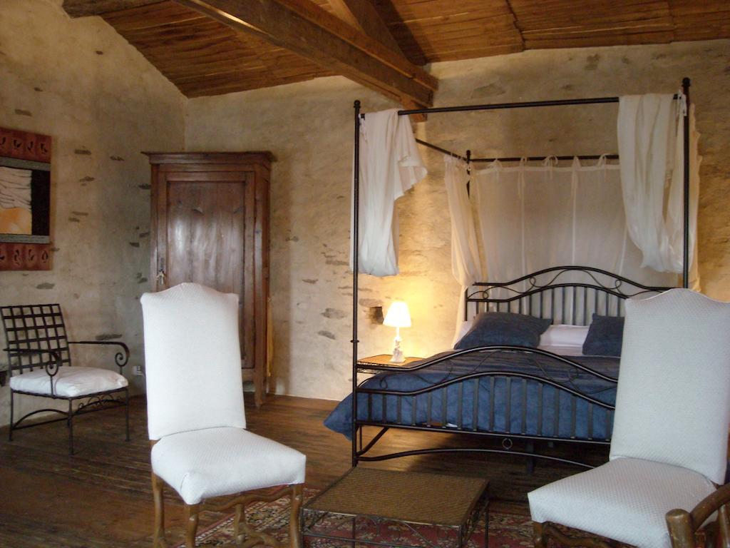 La Tour Des Laudes Bed & Breakfast Breuil-Barret Exterior foto
