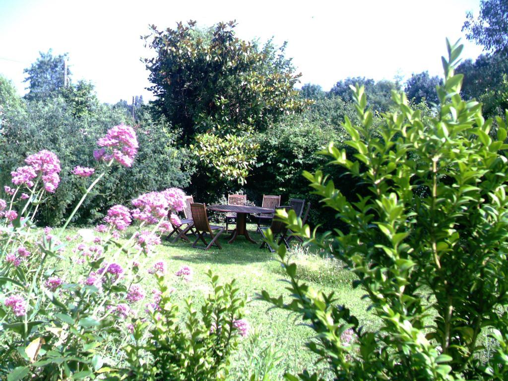 La Tour Des Laudes Bed & Breakfast Breuil-Barret Exterior foto