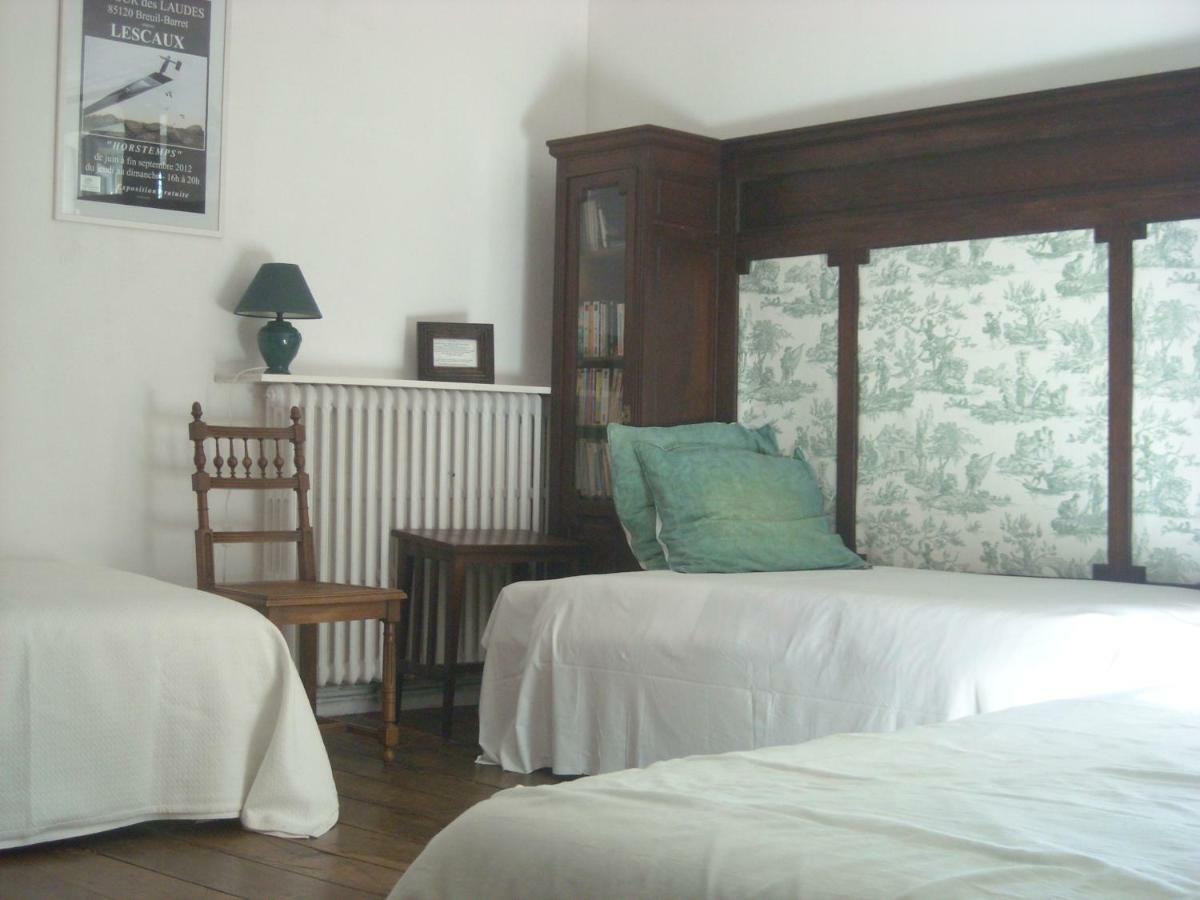 La Tour Des Laudes Bed & Breakfast Breuil-Barret Exterior foto