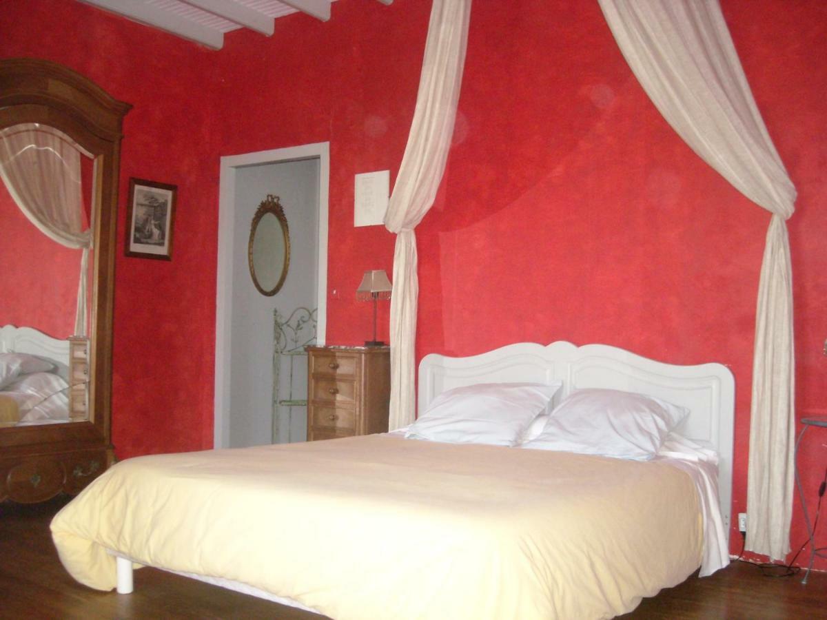 La Tour Des Laudes Bed & Breakfast Breuil-Barret Exterior foto